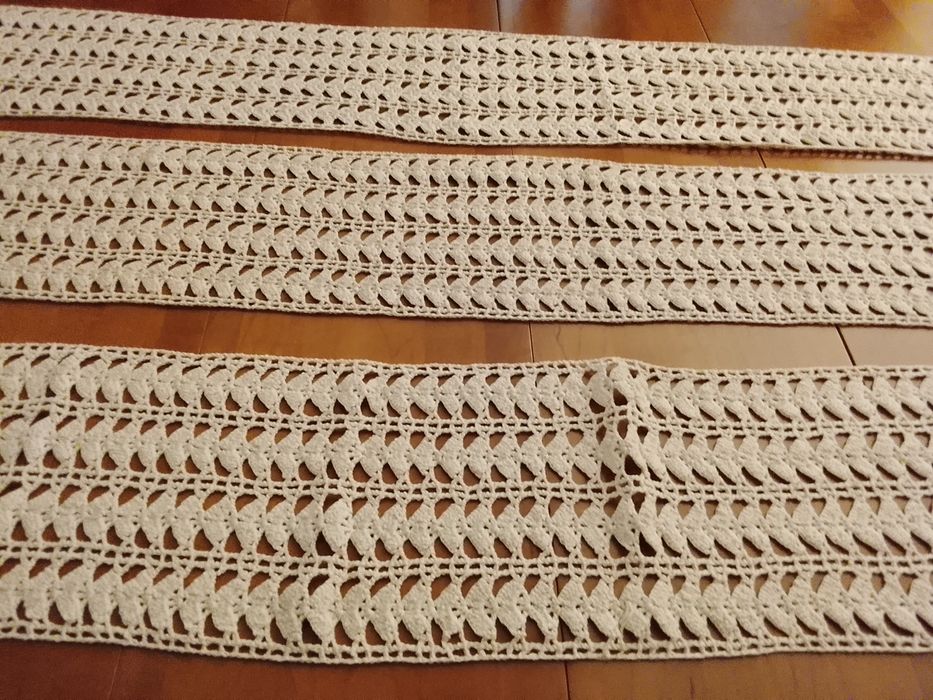Conjunto de três naperons compridos em crochê feitos á mão