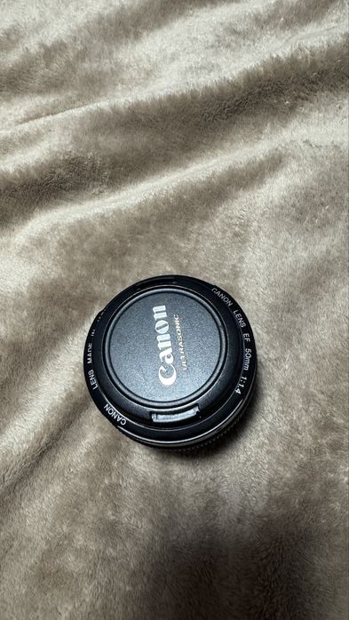 Обʼєктив Canon 50 mm 1.4
