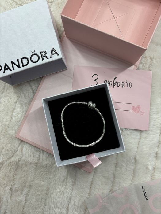 Браслет Pandora,(є шарми)