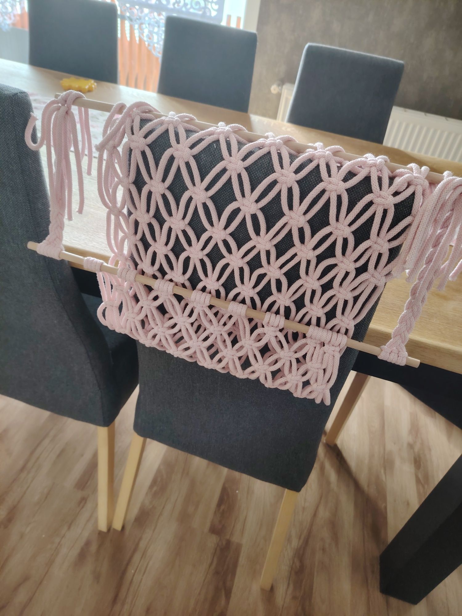 Recznie pleciony organizer np na misie