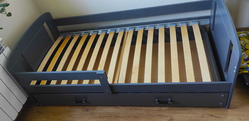 Łóżko chłopięce z szufladą 160x80+ materac.