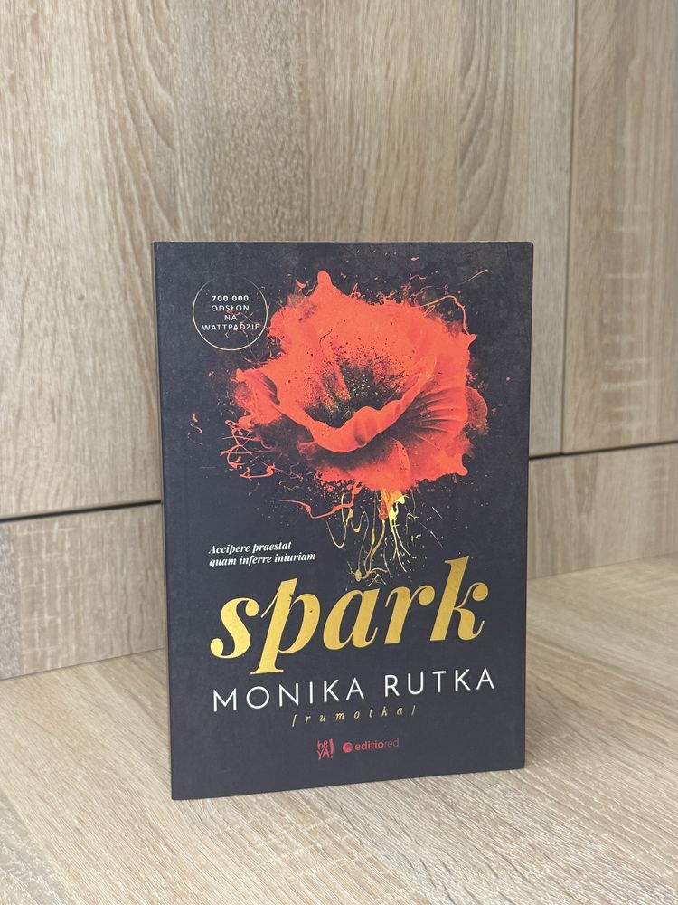 książka „Spark” tom 1 Monika Rutka edito red