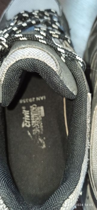 Продам кроссовки 40 размера мужские.