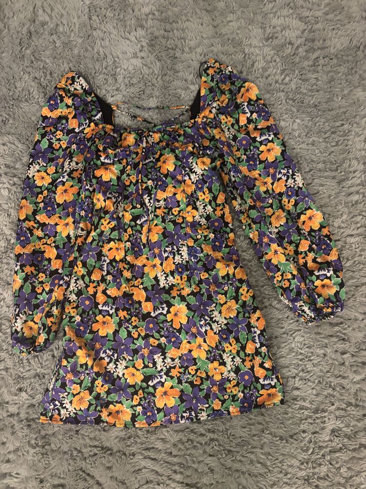 Sukienka kwiaty Bershka