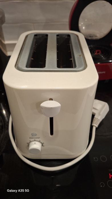 Vendo maquina de cafe dolce gusto e torradeira