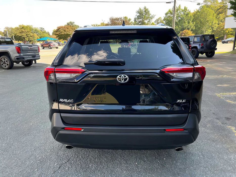 Toyota RAV4      2020