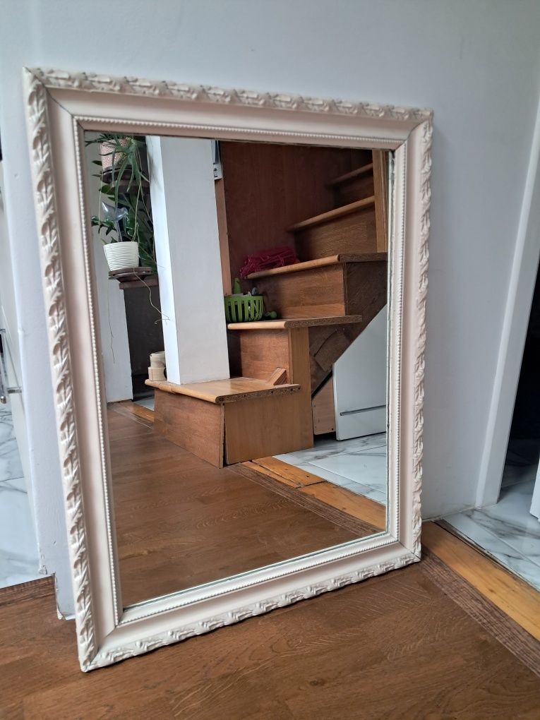 Lustro kolor biało kremowy  wymiary 75,5 cm x 58,5 cm