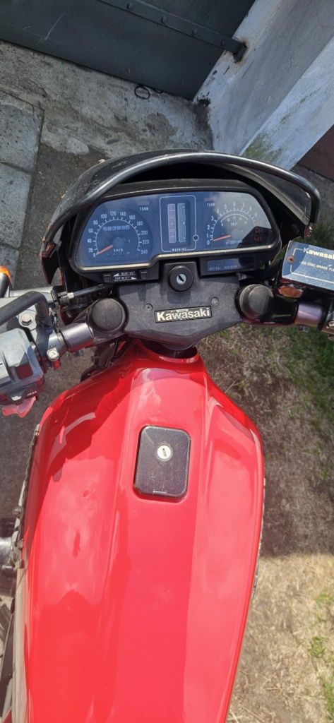Kawasaki GPZ 550 unii trac