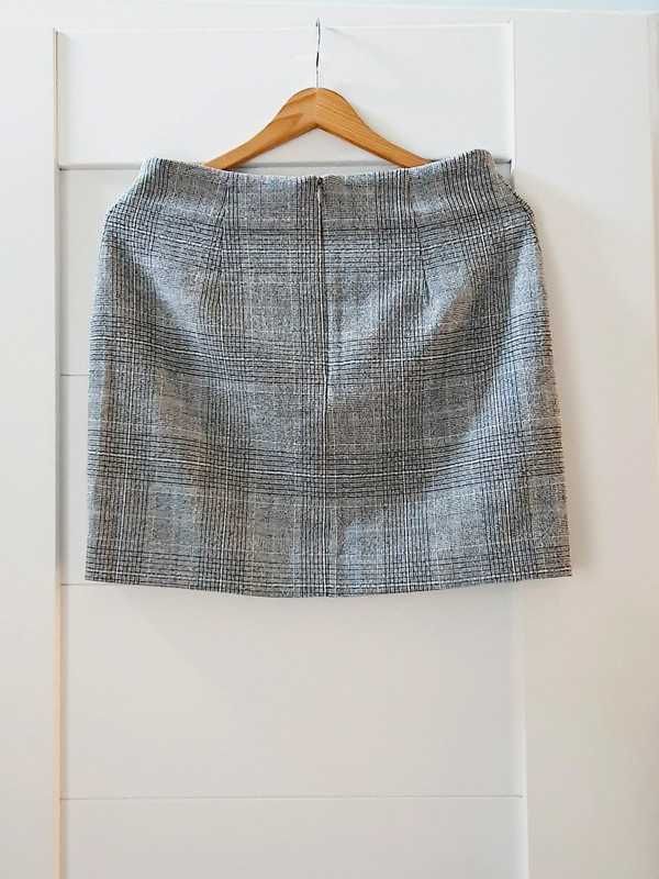 H&M elegancka spódniczka mini na podszewce