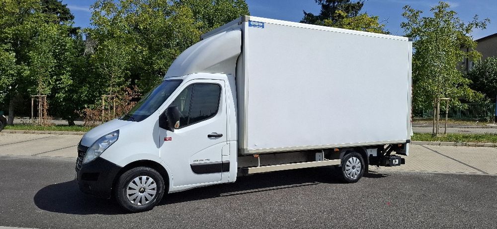 Renault Master kontener z windą 2017