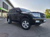 Tayota land cruiser 200
