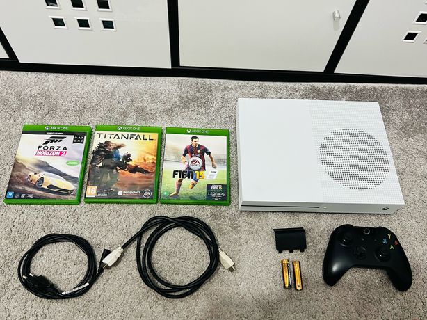 Xbox ONE S [1TB] 4K + 1 Comando + Jogos