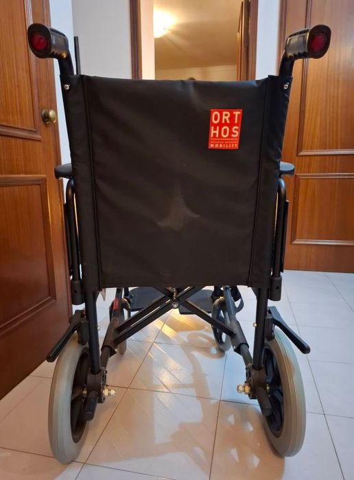 Cadeira de rodas usada para adulto