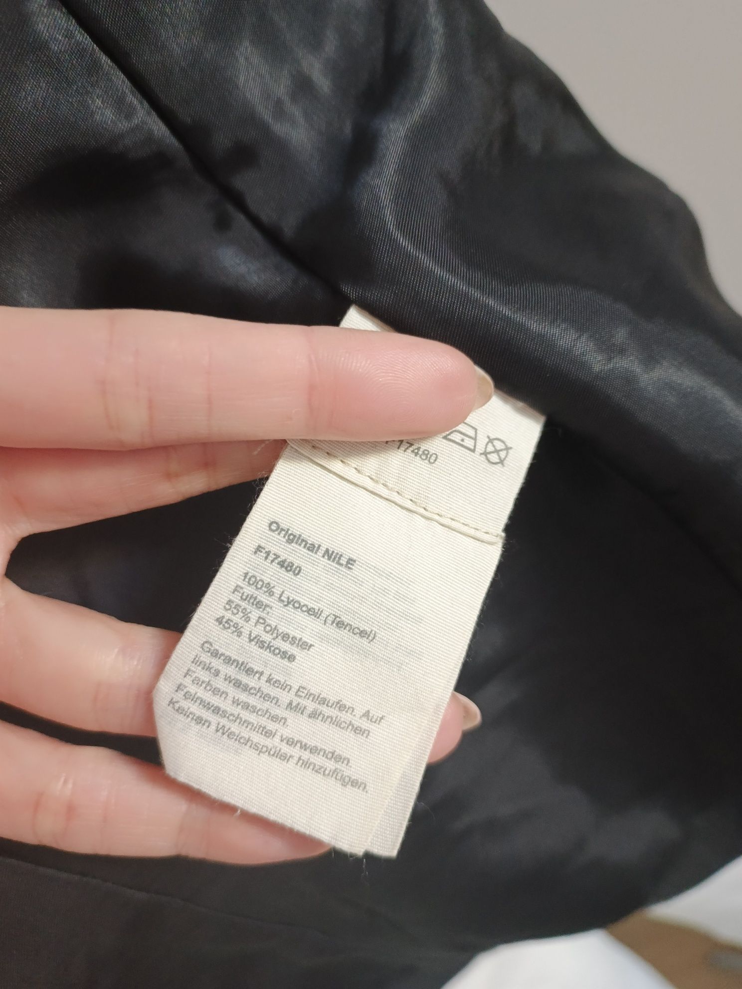Marynarka jedwabna żakiet elegancka czarna guziki viskoza 34