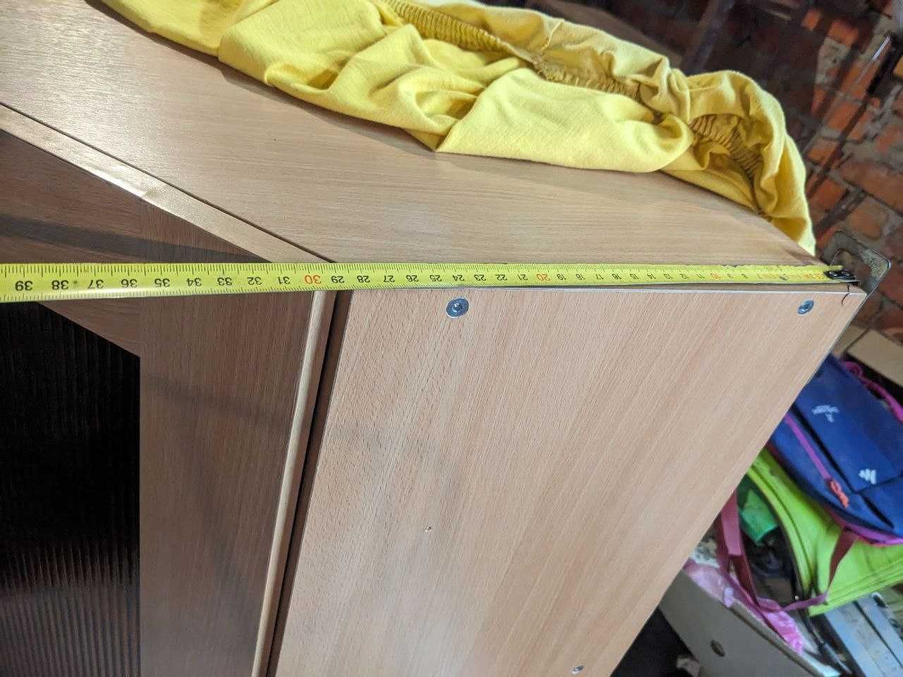 Продам верхний угловой кухонный шкафчик.