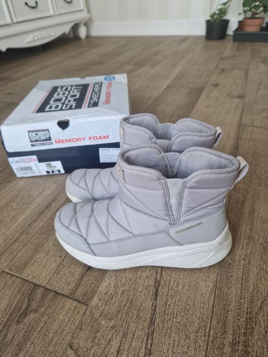Зимові жіночі дутики чоботи  sketchers на  р.38
