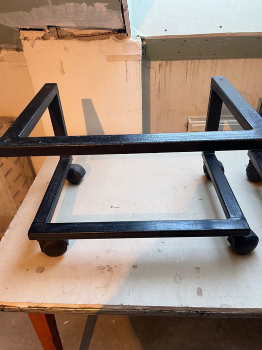 Підставки під акустичні колонки на коліщатах