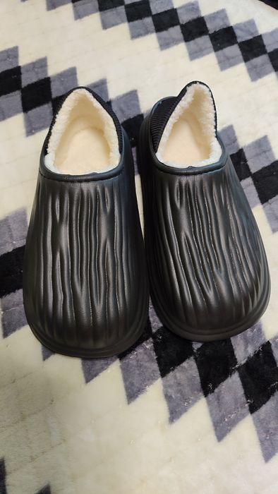 Нове взуття крокси