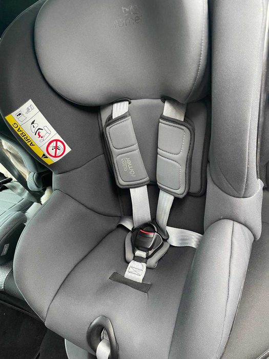 Fotelik samochodowy Britax Römer Dualfix 2 R obrotowy ISOFIX RWF 0–18