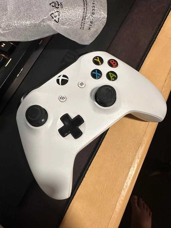 XBox One S 1 Tb com caixa
