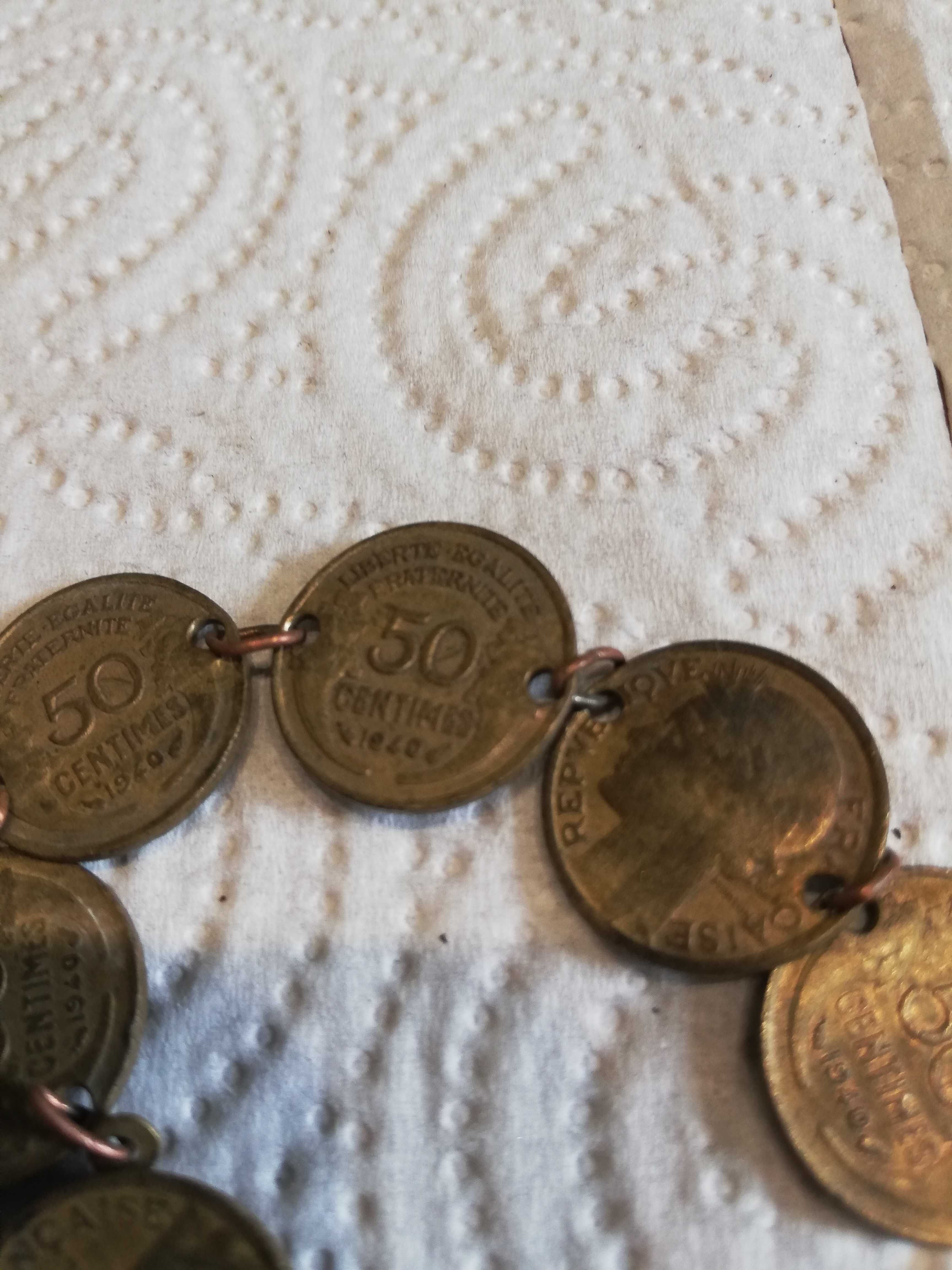 Ciekawe znaleziono branzoleta z monet 1940 r