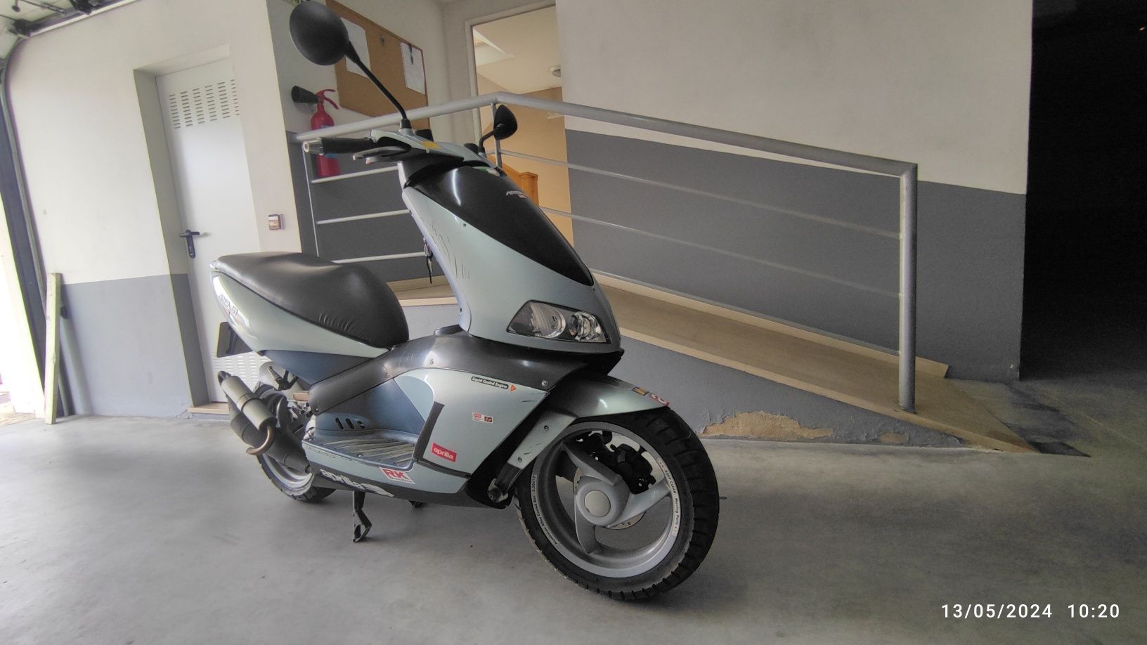 Scooter Aprilia Area 51