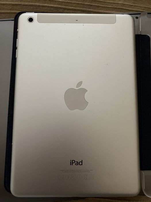 iPad mini 2 16 GB - WiFi + 4G - Prateado