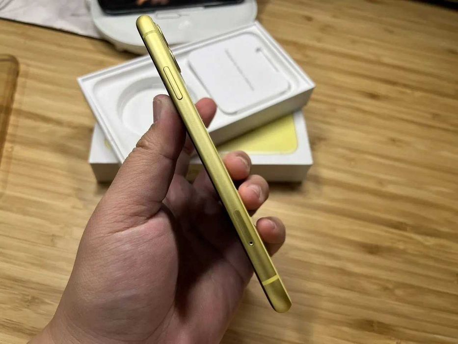 iPhone 11 Yellow