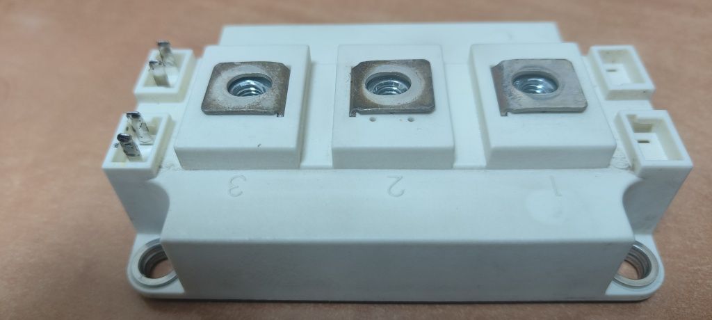 Транзистор igbt SKM400GB12T4