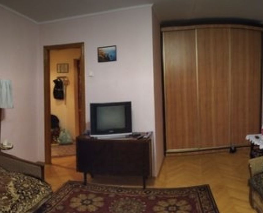 Продаж 1 кім.квартири цегла ремонт меблі р-н Лікарні Шв.допомоги