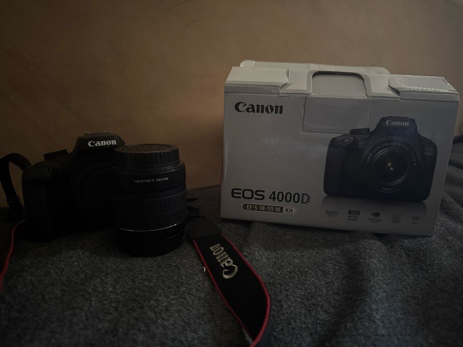 Продам цифровий фотоапарат Canon EOS 4000D