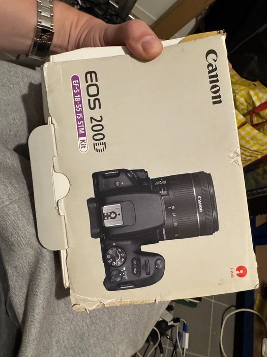 Canon EOS 200D con 2 lentes - with 2 objectives