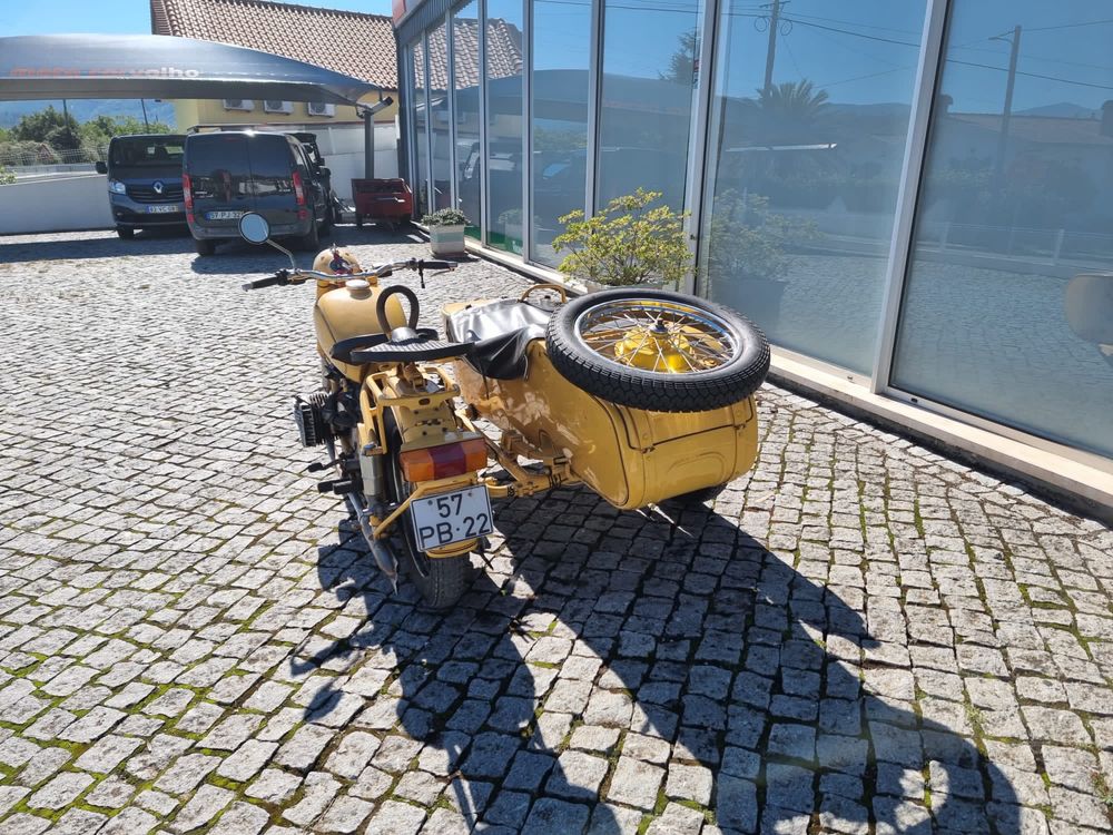 Mota antiga com side car 750cc