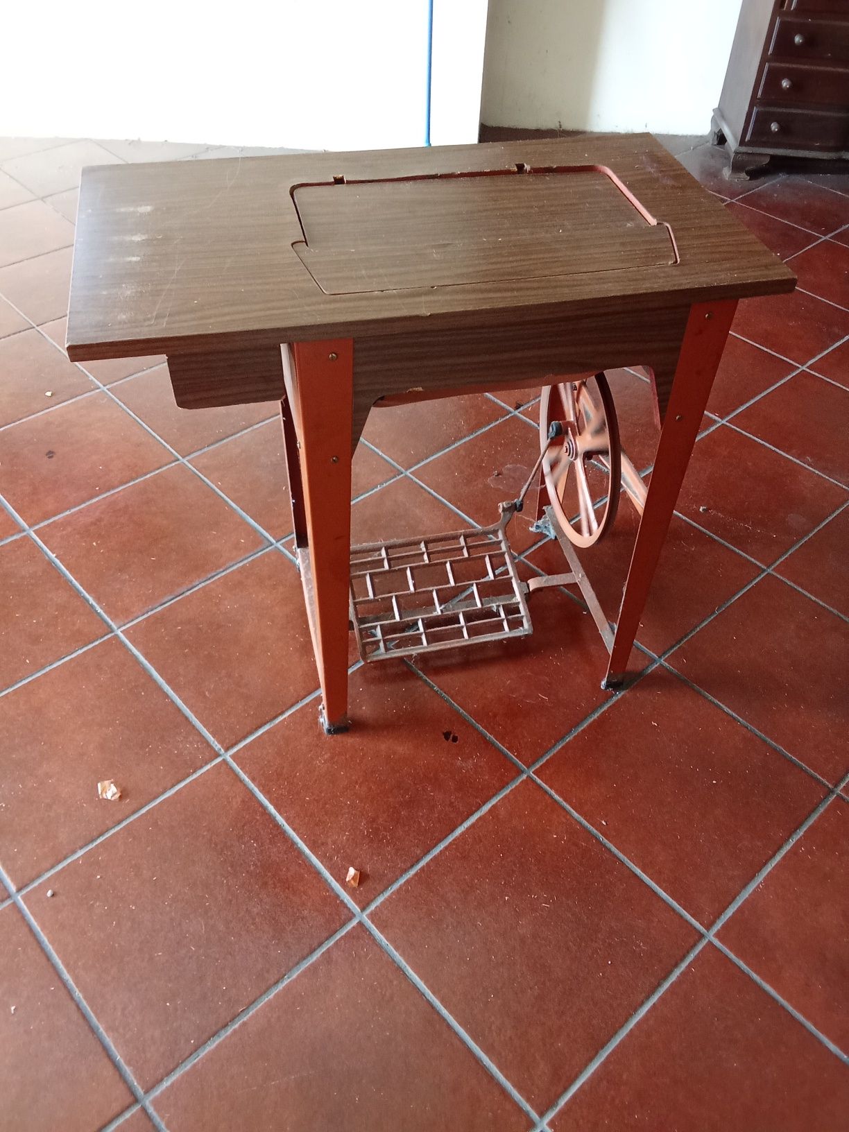 Mesa maquina de costura