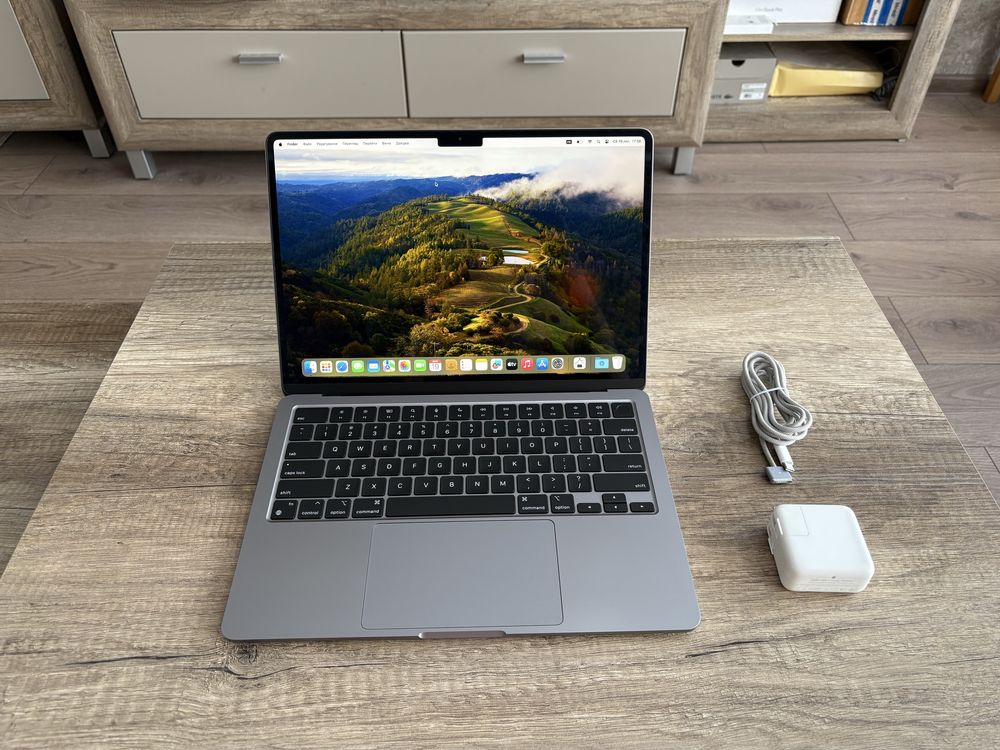 Макбук Apple MacBook Air 13" М2 8/256 2023 Space Gray