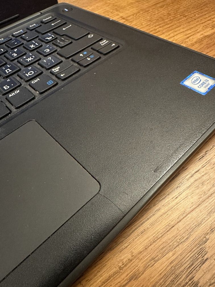 Продам Dell Latitude 3380 i3 , 8GB , 256GB SSD , в хорошем состоянии !