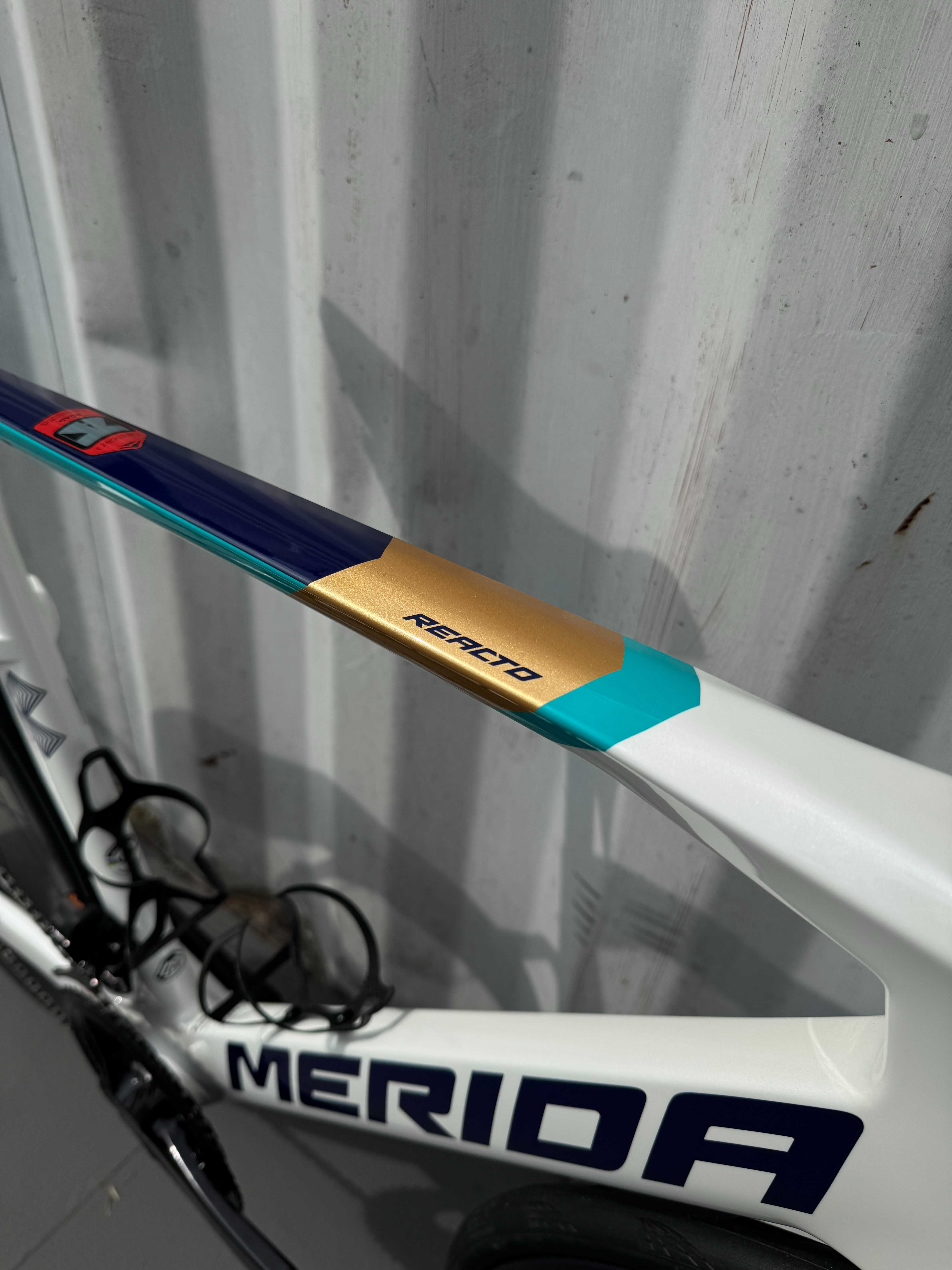 Rower szosowy Merida Reacto TEAM 2025 Bahrain Victorious rozm M