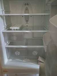 Холодильник LG у робочому стані