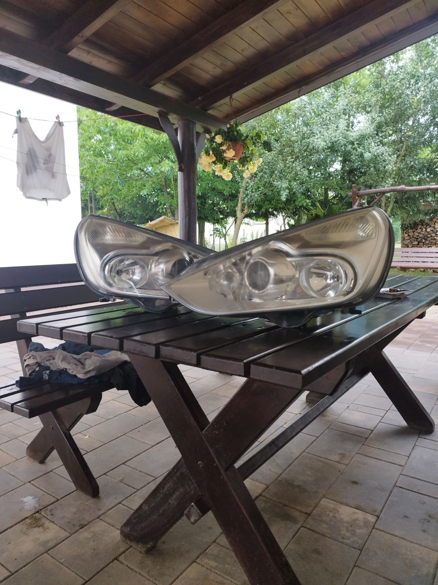 Witam mam  na sprzedaż przednie lampy z żarówkami Ford S-max Galaxy