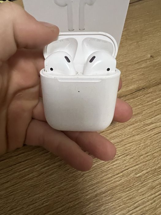 Продам наушники AirPods 2