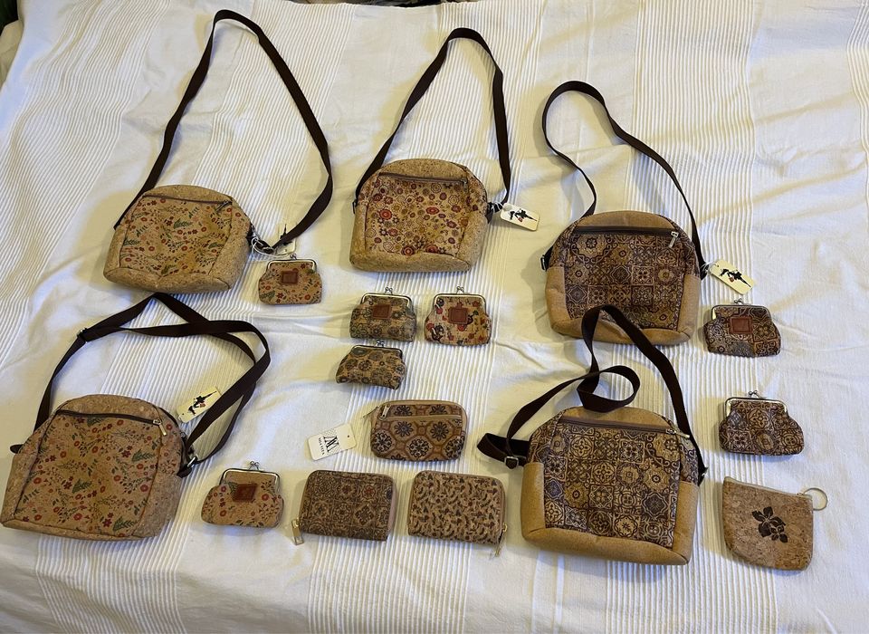 NOVAS Malas, porta moedas e carteiras cortiça