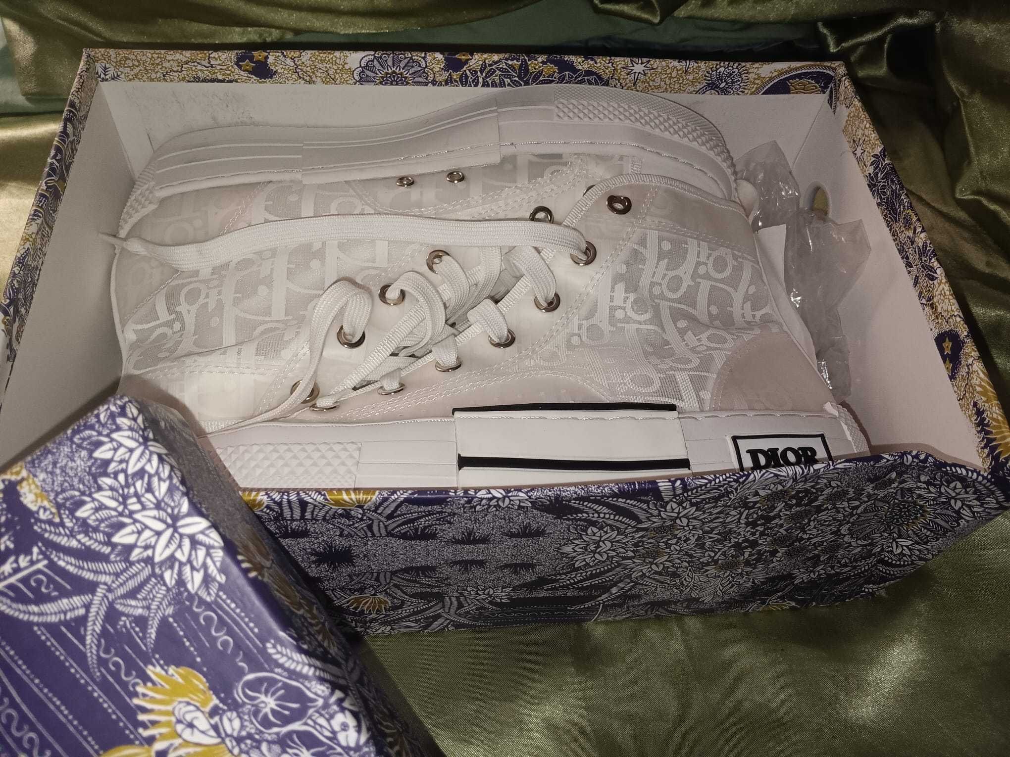 Tenis brancos novos da Christian Dior