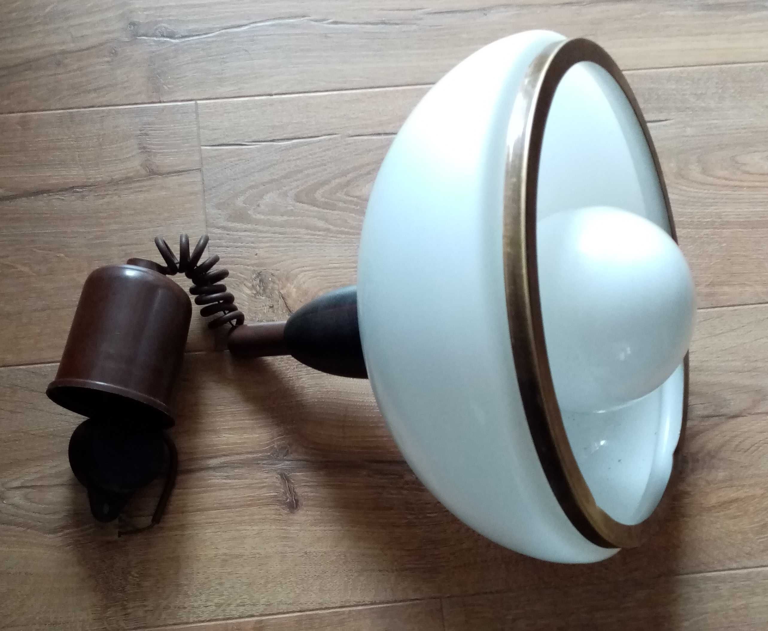 lampa wisząca, szklana z metalowym rantem