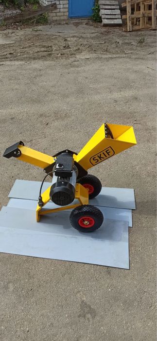 Скіф WSE - 4180 Щіпоріз. Подрібнювач гілок електро