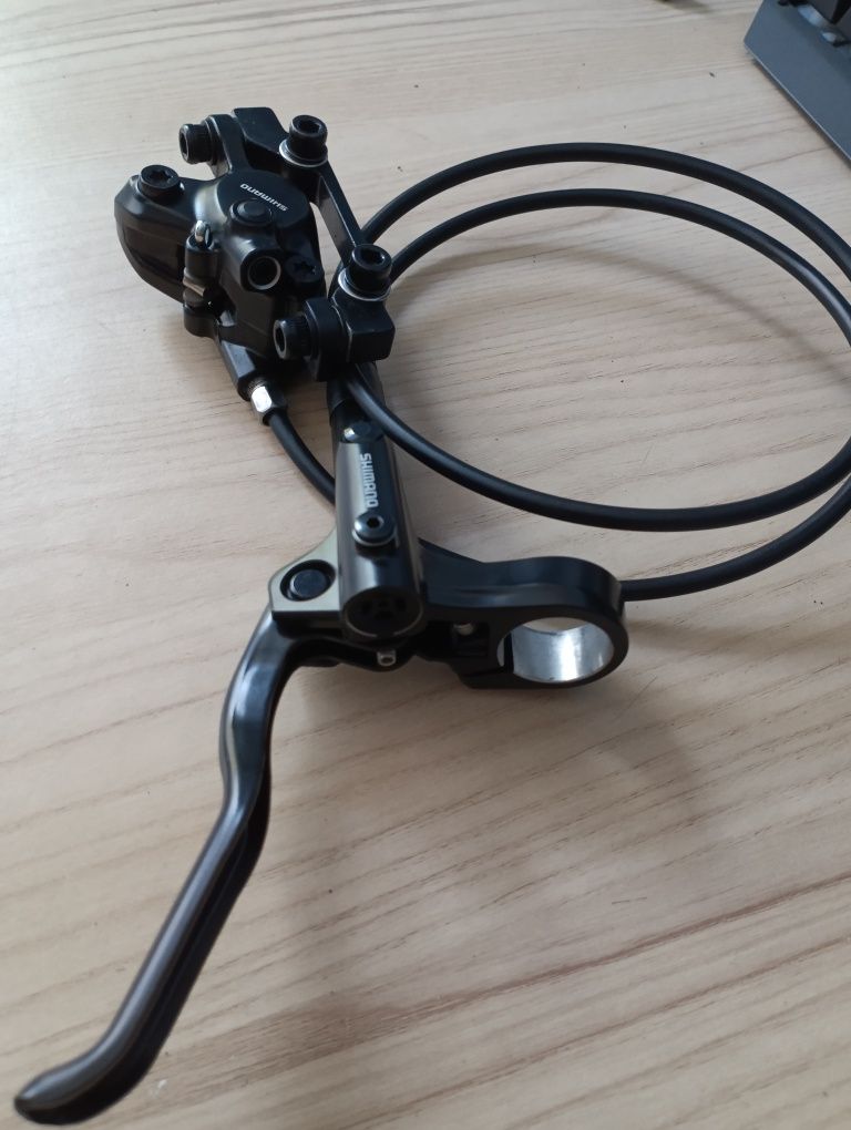 Передні гідравлічні тормоза Shimano BL-MT200