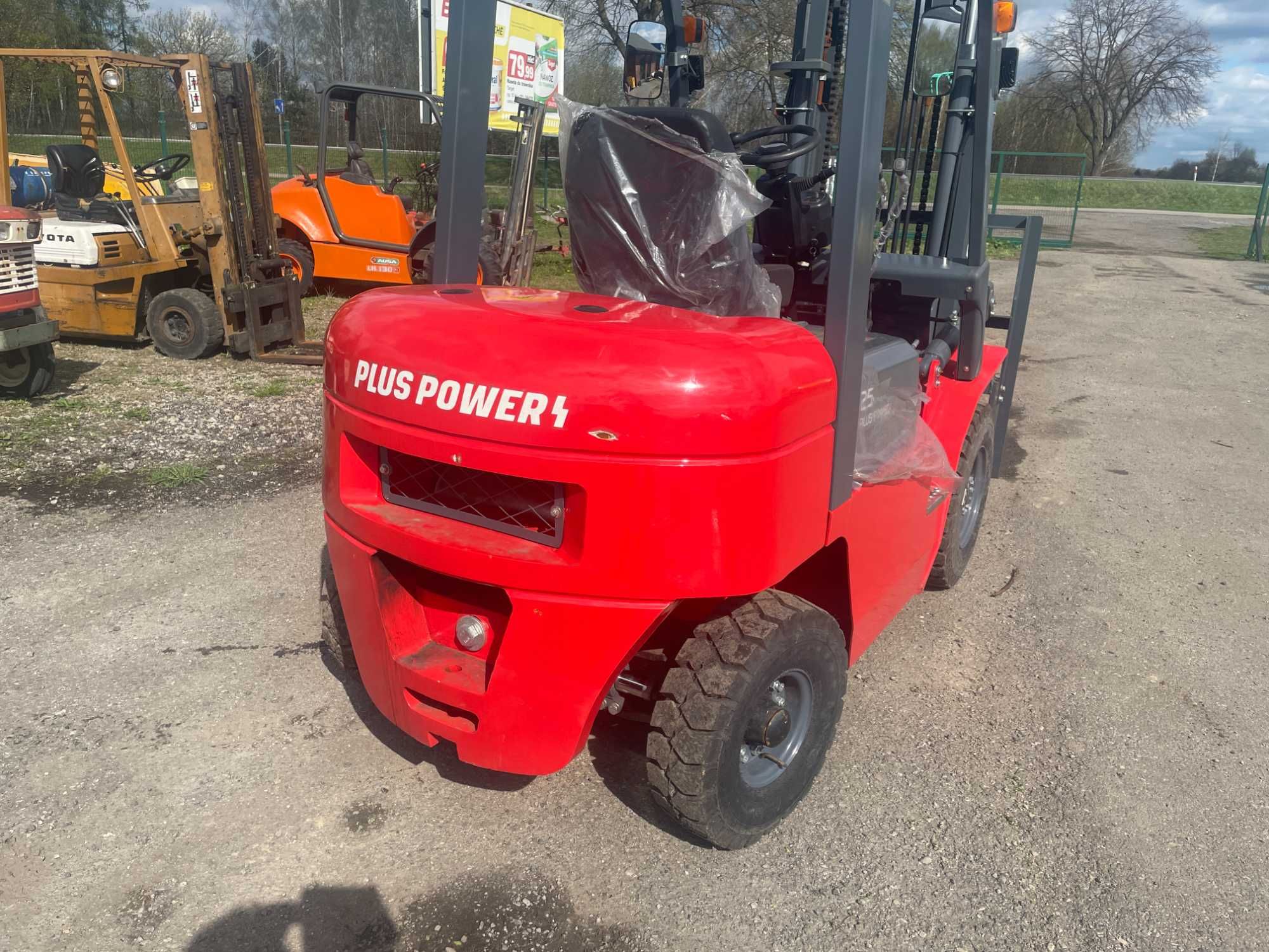 Nowy wózek widłowy POWER PLUS 25