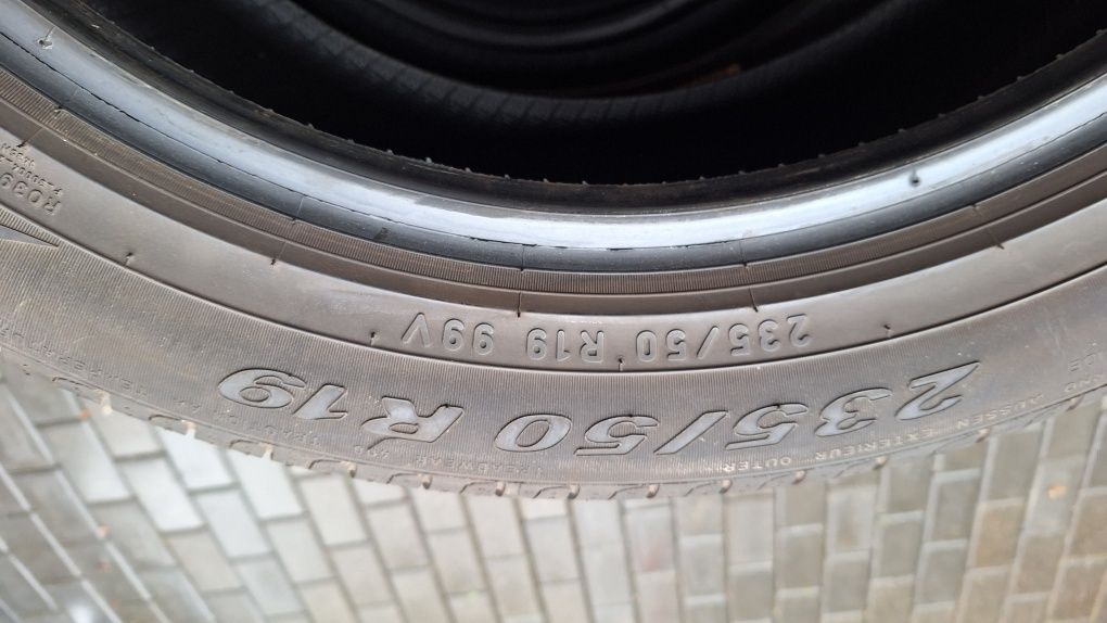 235x50x19 Pirelli lato