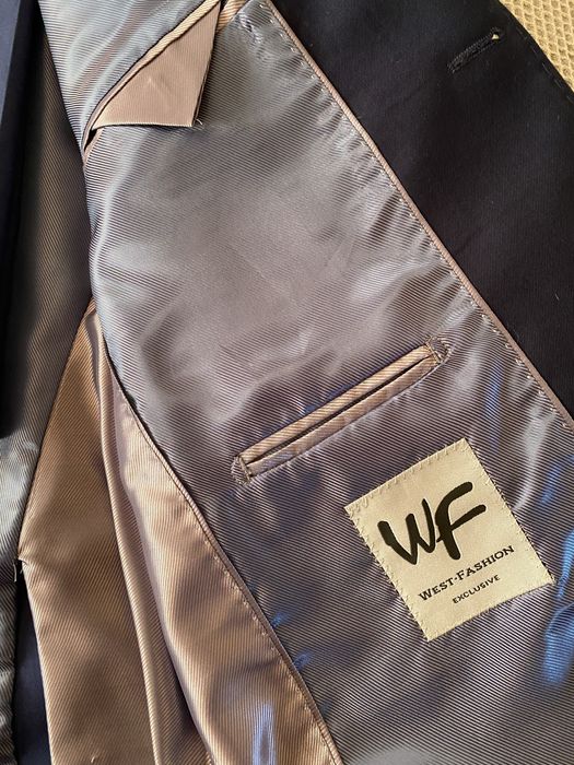 Продам мужской деловой костюм