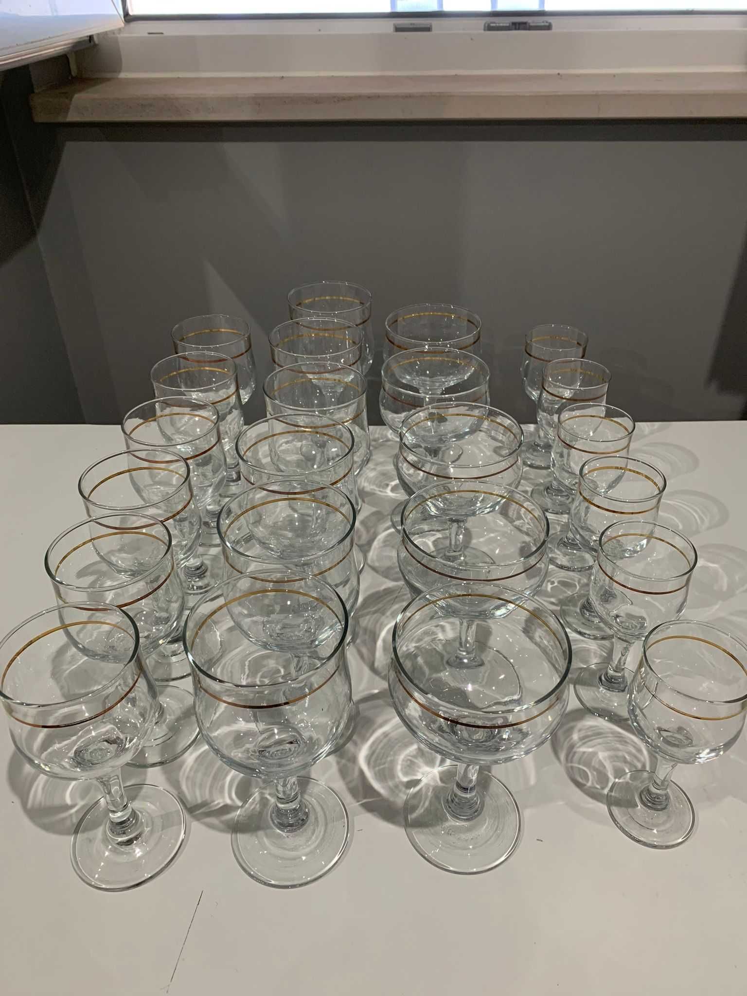 Conjunto de 23 copos