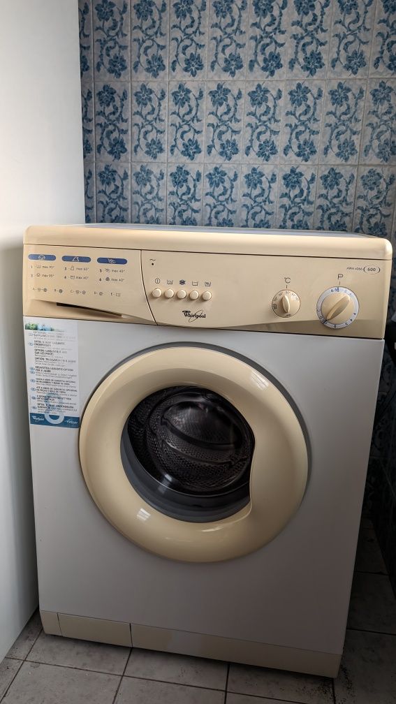 Máquina roupa Whirlpool